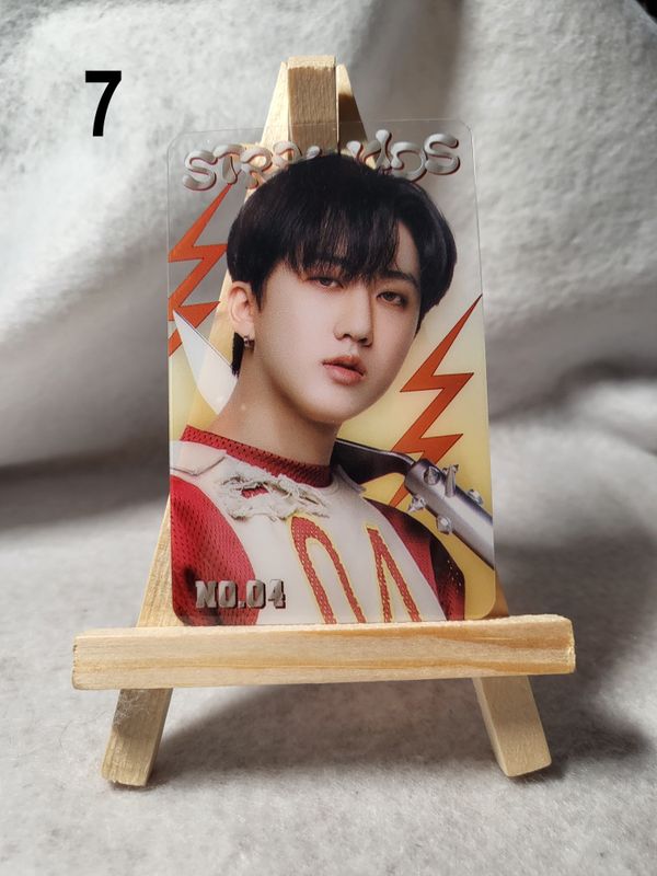 Cartes transparentes STRAY KIDS Série 2 – Collection incontournable pour les STAY