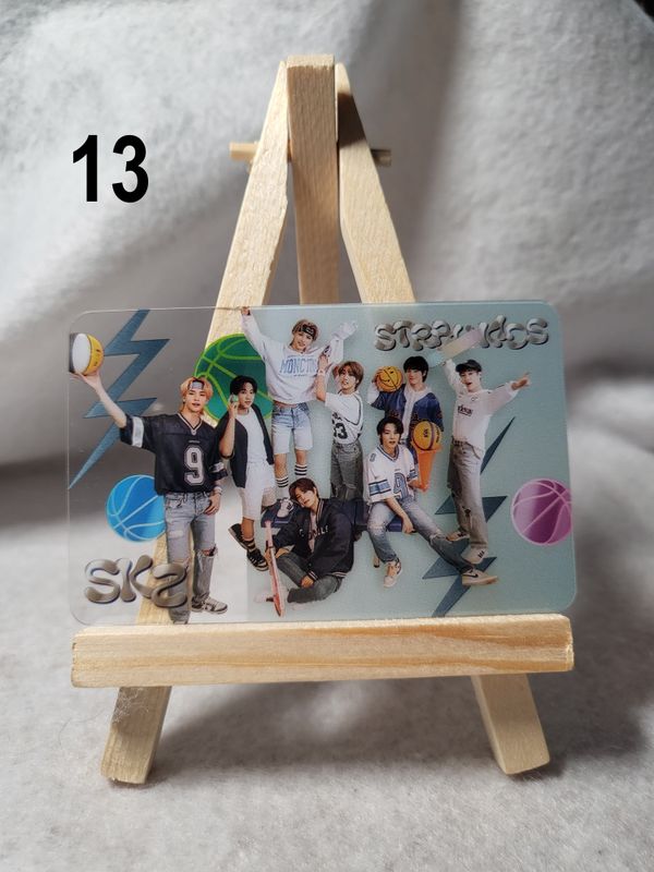 Cartes transparentes STRAY KIDS Série 2 – Collection incontournable pour les STAY