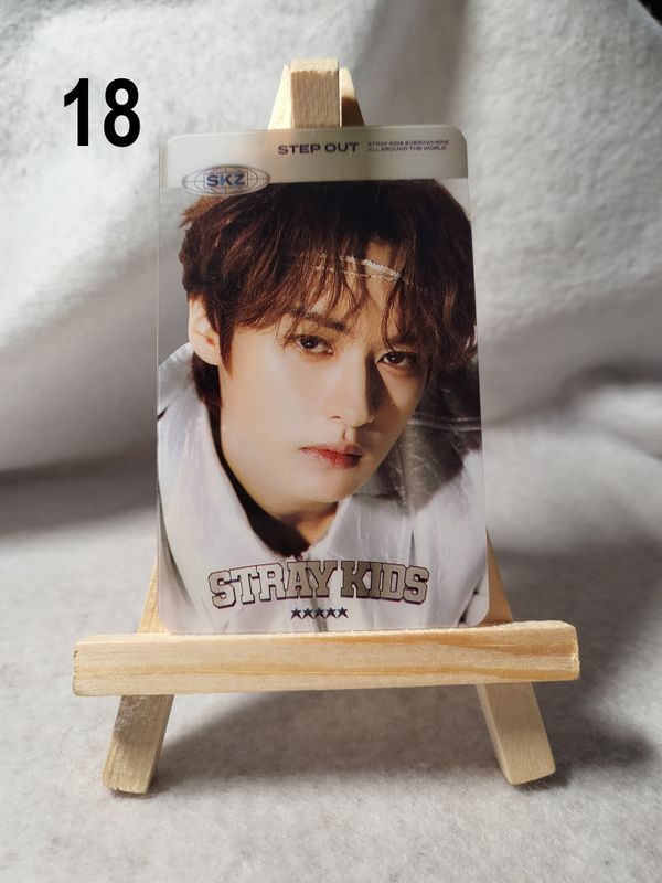 Cartes transparentes STRAY KIDS Série 2 – Collection incontournable pour les STAY
