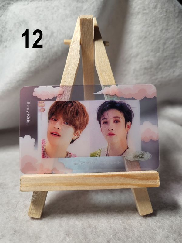 Cartes transparentes STRAY KIDS Série 2 – Collection incontournable pour les STAY