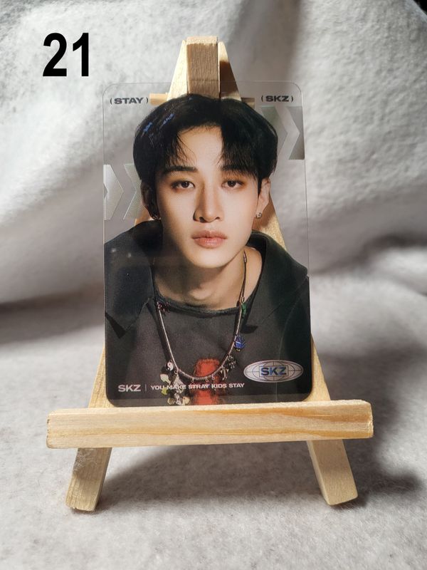 Cartes transparentes STRAY KIDS Série 2 – Collection incontournable pour les STAY