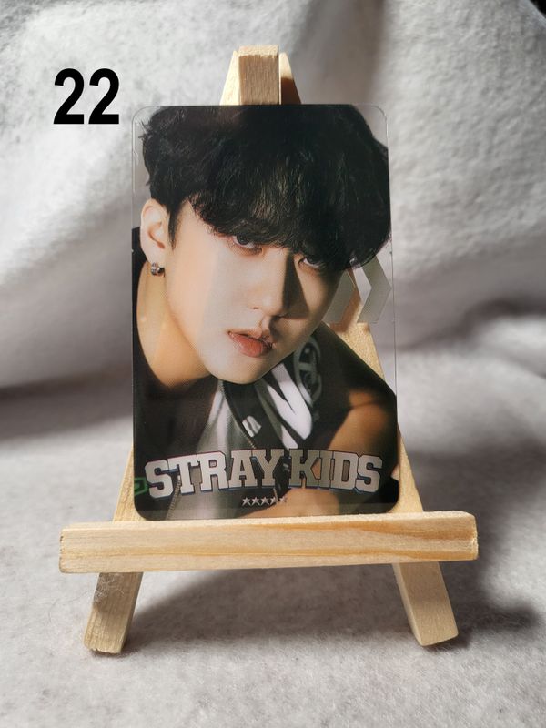 Cartes transparentes STRAY KIDS Série 2 – Collection incontournable pour les STAY