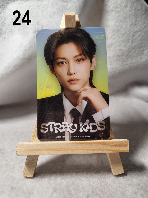 Cartes transparentes STRAY KIDS Série 2 – Collection incontournable pour les STAY