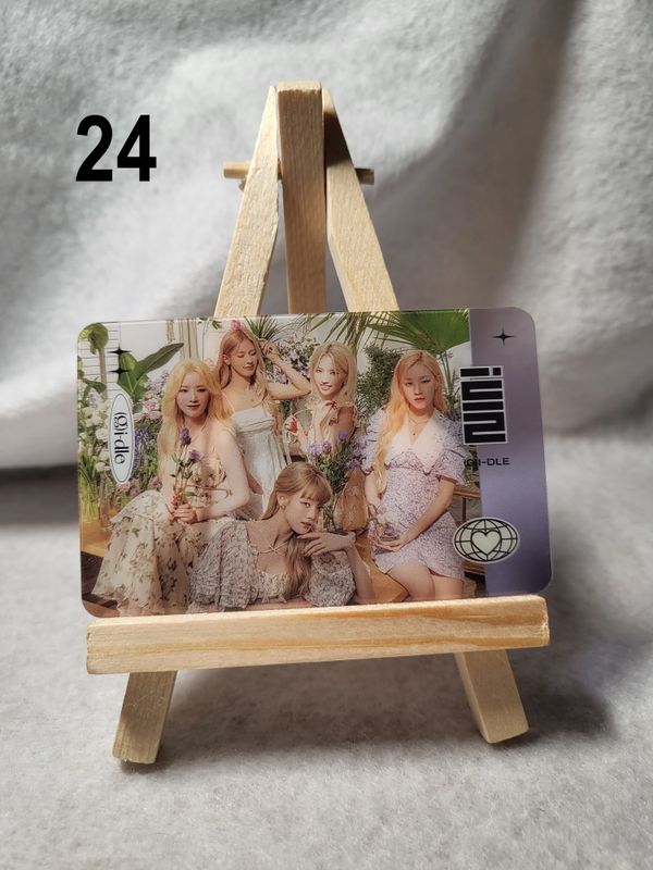 Cartes transparentes (G)I-DLE – Collection essentielle pour les NEVERLAND
