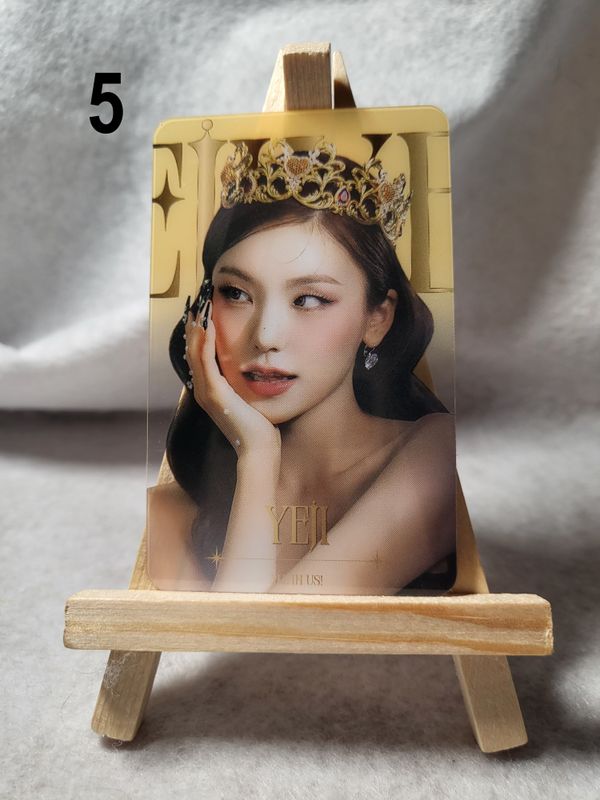 Cartes transparentes ITZY – Un essentiel pour les MIDZY
