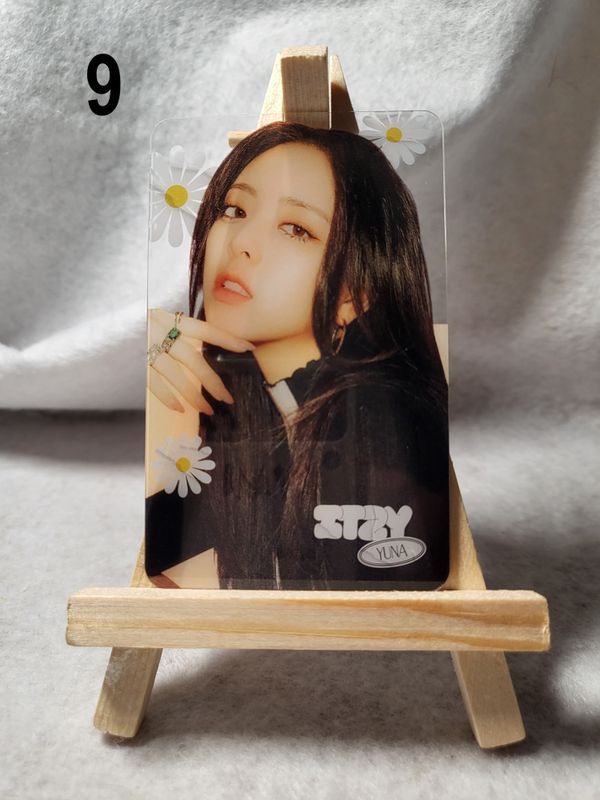 Cartes transparentes ITZY – Un essentiel pour les MIDZY