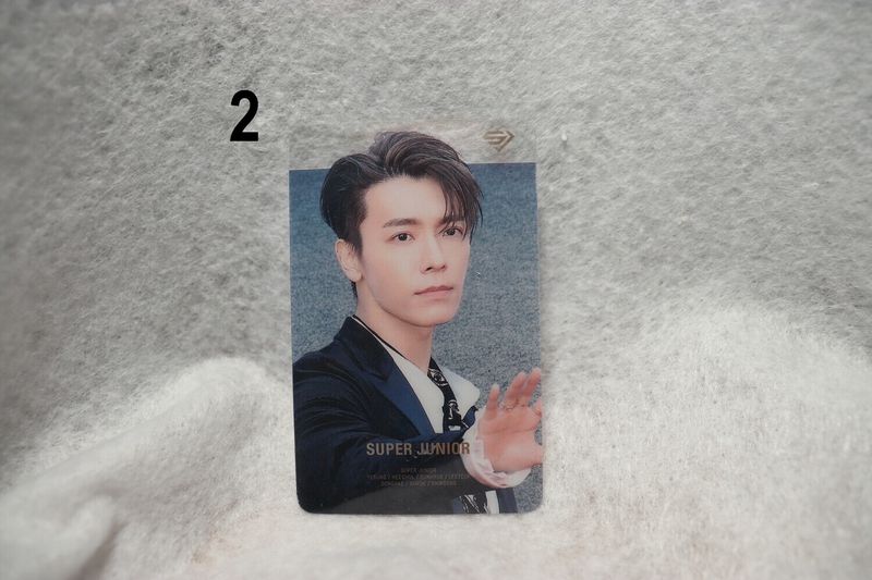 Cartes transparentes Super Junior – Collection incontournable pour les ELF
