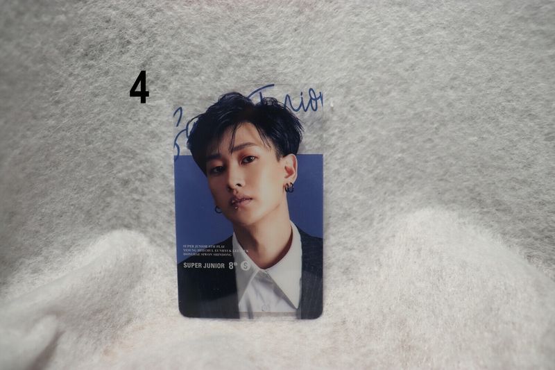 Cartes transparentes Super Junior – Collection incontournable pour les ELF