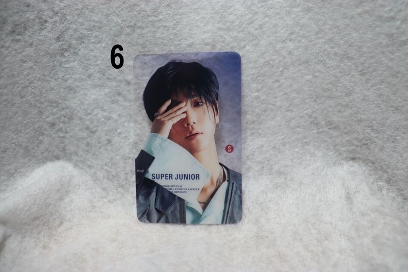 Cartes transparentes Super Junior – Collection incontournable pour les ELF