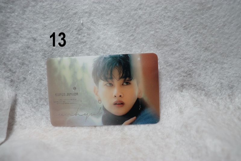 Cartes transparentes Super Junior – Collection incontournable pour les ELF