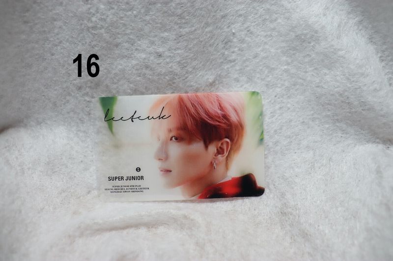 Cartes transparentes Super Junior – Collection incontournable pour les ELF