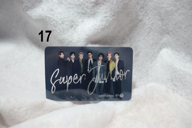 Cartes transparentes Super Junior – Collection incontournable pour les ELF