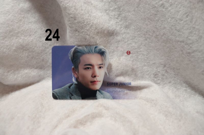 Cartes transparentes Super Junior – Collection incontournable pour les ELF