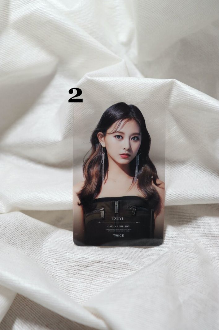 Cartes transparentes TWICE – La collection parfaite pour les ONCE !