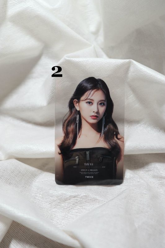 Cartes transparentes TWICE – La collection parfaite pour les ONCE !