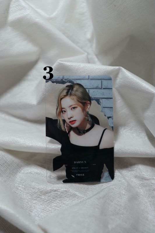Cartes transparentes TWICE – La collection parfaite pour les ONCE !