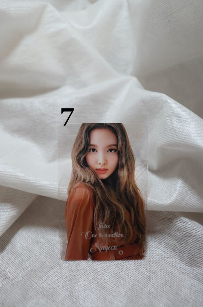 Cartes transparentes TWICE – La collection parfaite pour les ONCE !
