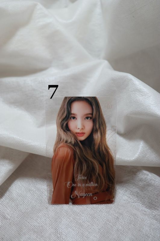 Cartes transparentes TWICE – La collection parfaite pour les ONCE !