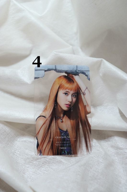 Cartes transparentes TWICE – La collection parfaite pour les ONCE !