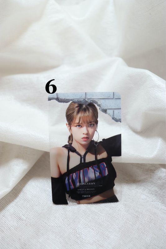 Cartes transparentes TWICE – La collection parfaite pour les ONCE !