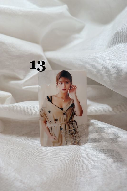 Cartes transparentes TWICE – La collection parfaite pour les ONCE !