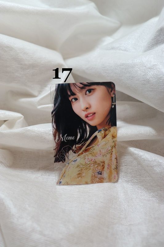 Cartes transparentes TWICE – La collection parfaite pour les ONCE !