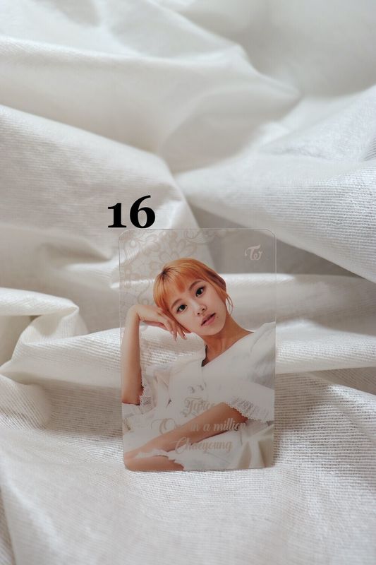 Cartes transparentes TWICE – La collection parfaite pour les ONCE !