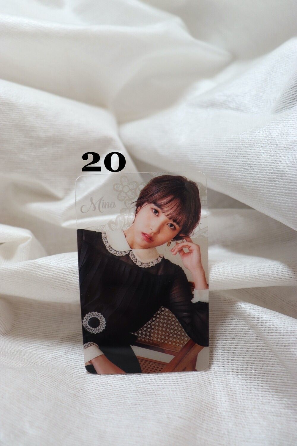 Cartes transparentes TWICE – La collection parfaite pour les ONCE !