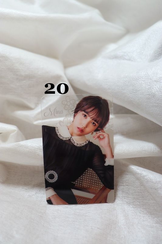 Cartes transparentes TWICE – La collection parfaite pour les ONCE !