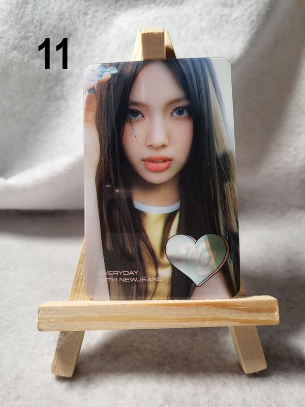 Photocards transparentes NEWJEANS – L’incontournable pour les Bunnies !