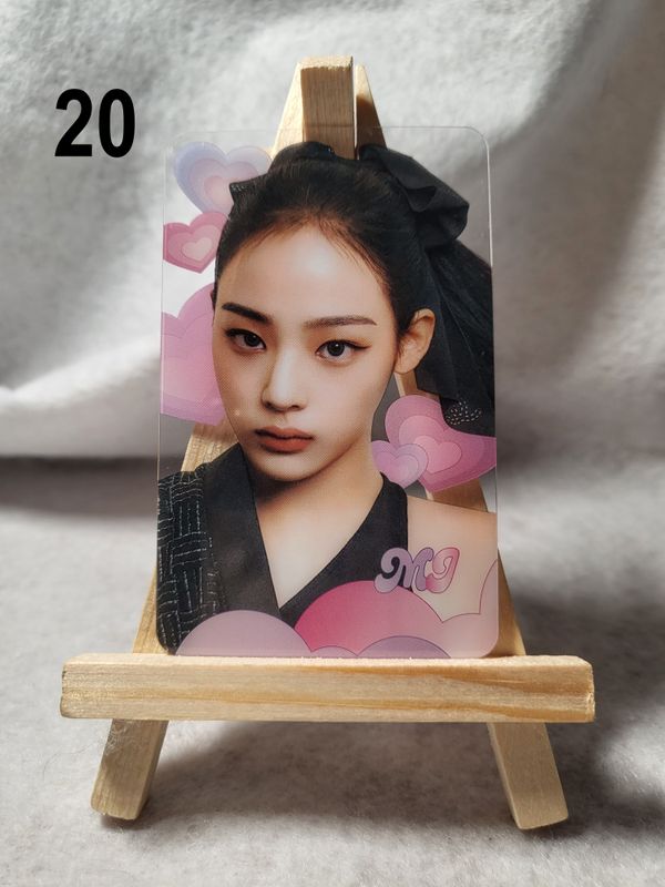 Photocards transparentes NEWJEANS – L’incontournable pour les Bunnies !
