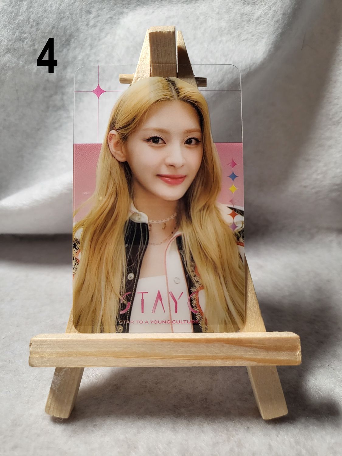 Photocards transparentes STAYC – Le must-have pour les SWITH !