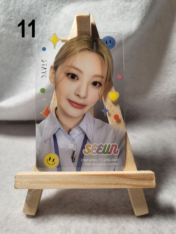 Photocards transparentes STAYC – Le must-have pour les SWITH !