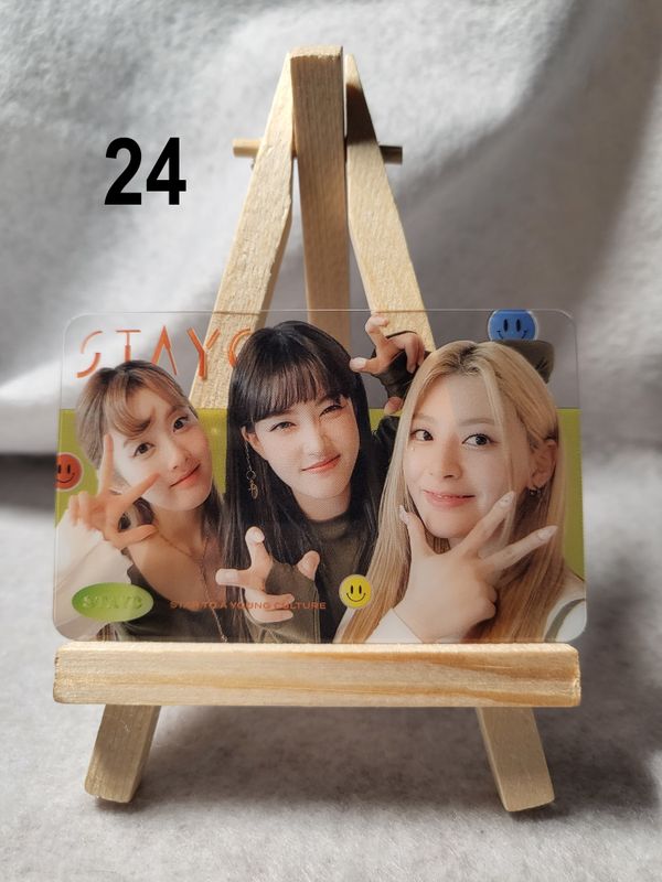 Photocards transparentes STAYC – Le must-have pour les SWITH !