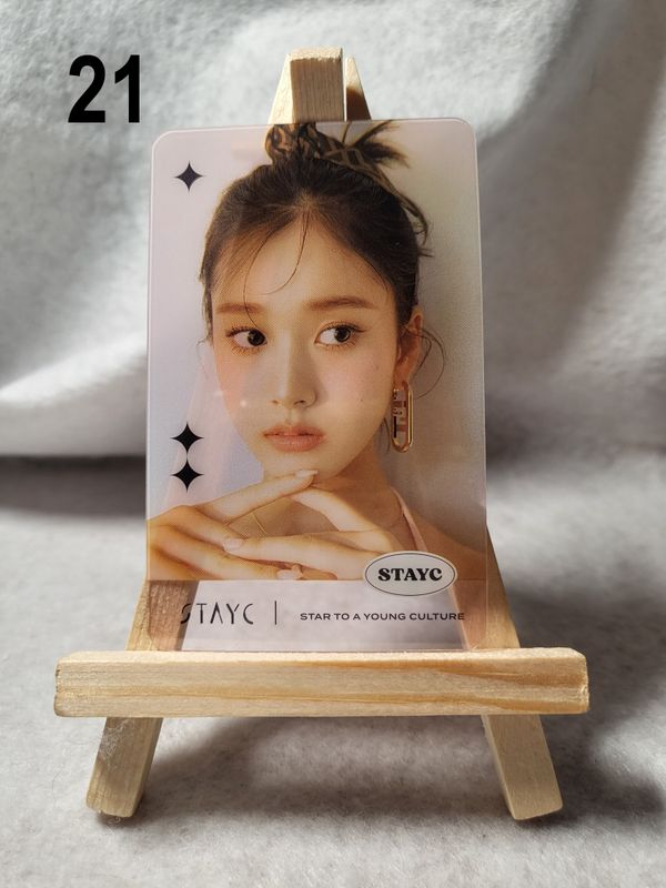 Photocards transparentes STAYC – Le must-have pour les SWITH !