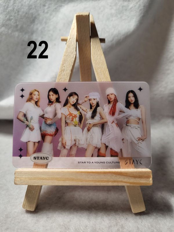 Photocards transparentes STAYC – Le must-have pour les SWITH !