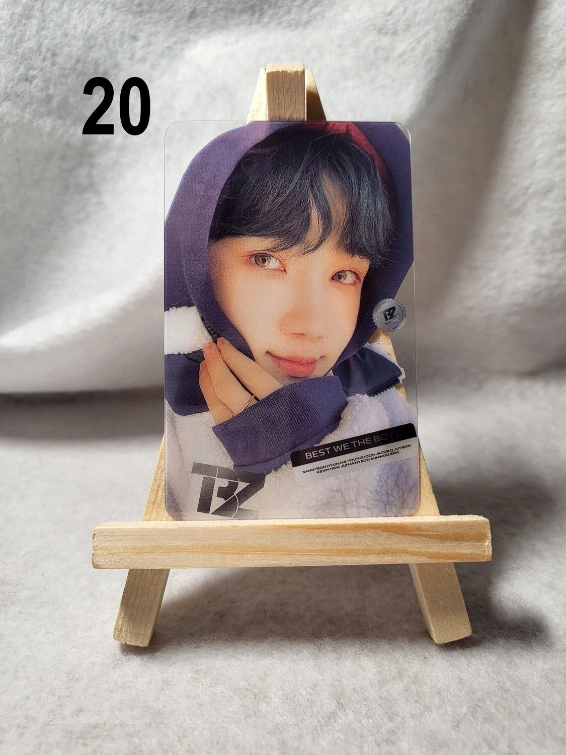 Photocards transparentes THE BOYZ – Collection unique pour les fans de K-Pop