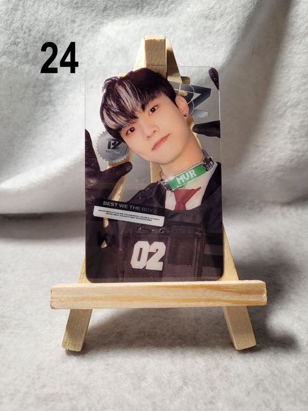 Photocards transparentes THE BOYZ – Collection unique pour les fans de K-Pop