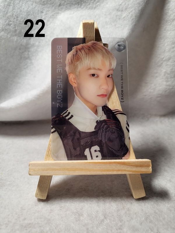 Photocards transparentes THE BOYZ – Collection unique pour les fans de K-Pop