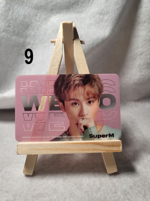 Photocards transparentes SuperM – L’indispensable pour les fans de K-Pop !