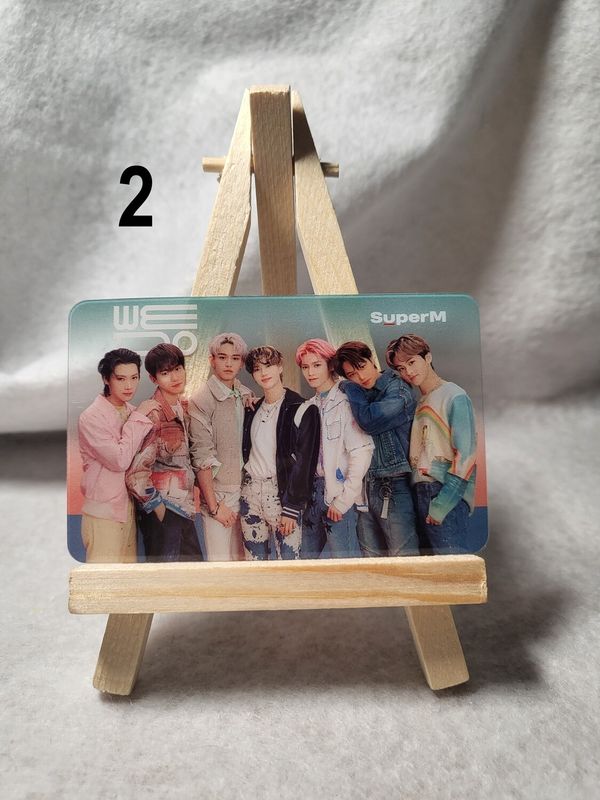 Photocards transparentes SuperM – L’indispensable pour les fans de K-Pop !