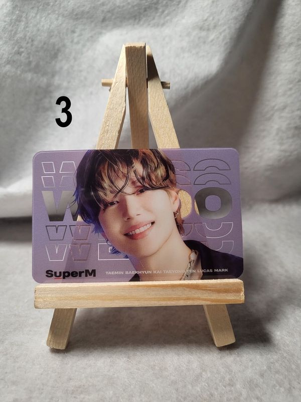 Photocards transparentes SuperM – L’indispensable pour les fans de K-Pop !