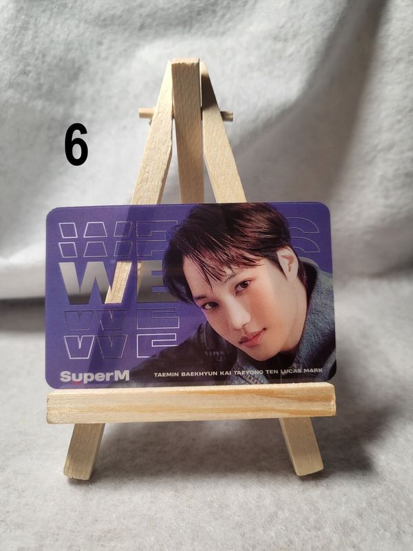 Photocards transparentes SuperM – L’indispensable pour les fans de K-Pop !