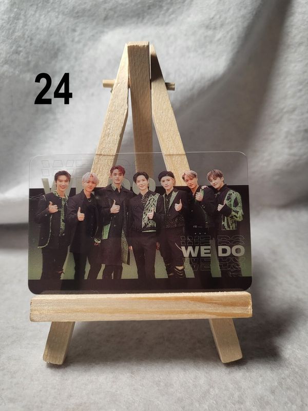 Photocards transparentes SuperM – L’indispensable pour les fans de K-Pop !