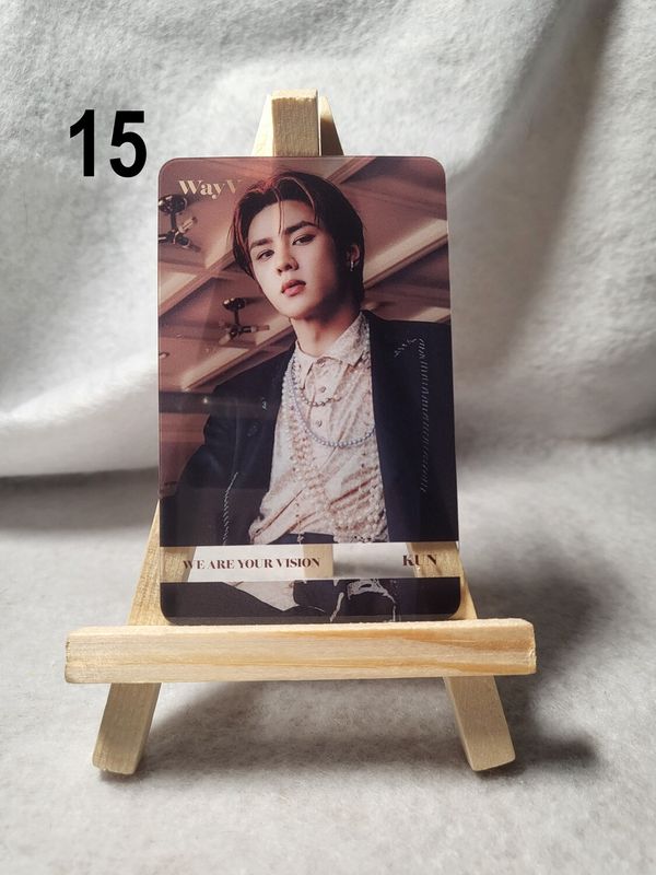 Photocards transparentes WayV – L’incontournable pour les WayZenNi !