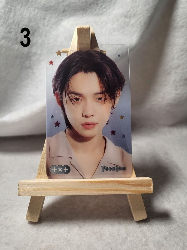 Photocards transparentes TXT (TOMORROW X TOGETHER) – L’essentiel pour les MOA !