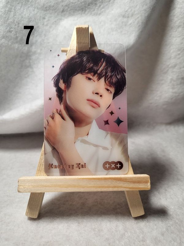 Photocards transparentes TXT (TOMORROW X TOGETHER) – L’essentiel pour les MOA !