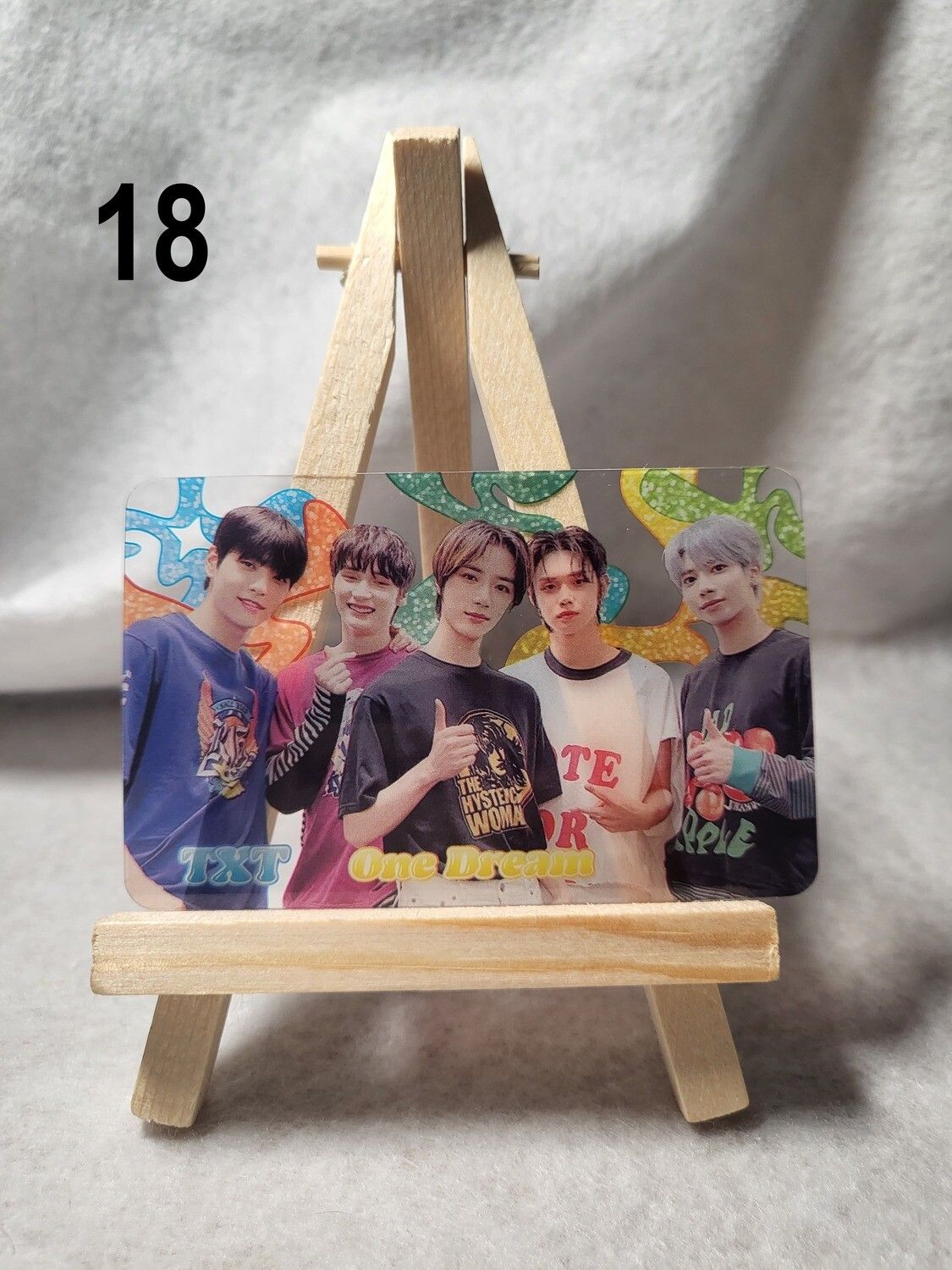 Photocards transparentes TXT (TOMORROW X TOGETHER) – L’essentiel pour les MOA !
