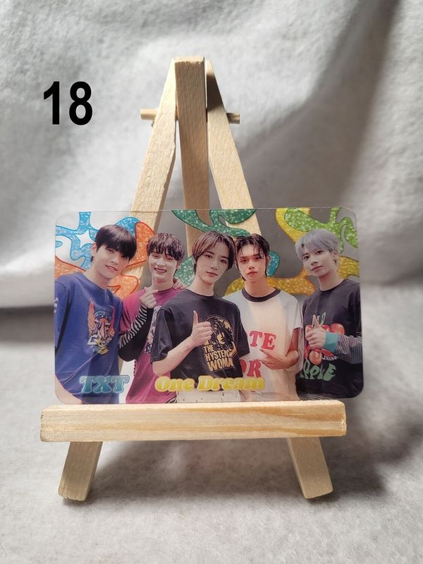 Photocards transparentes TXT (TOMORROW X TOGETHER) – L’essentiel pour les MOA !