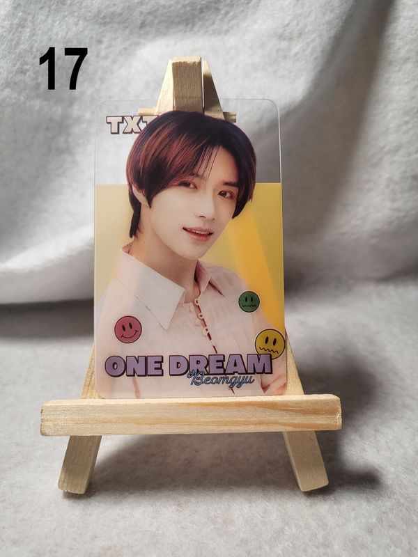 Photocards transparentes TXT (TOMORROW X TOGETHER) – L’essentiel pour les MOA !